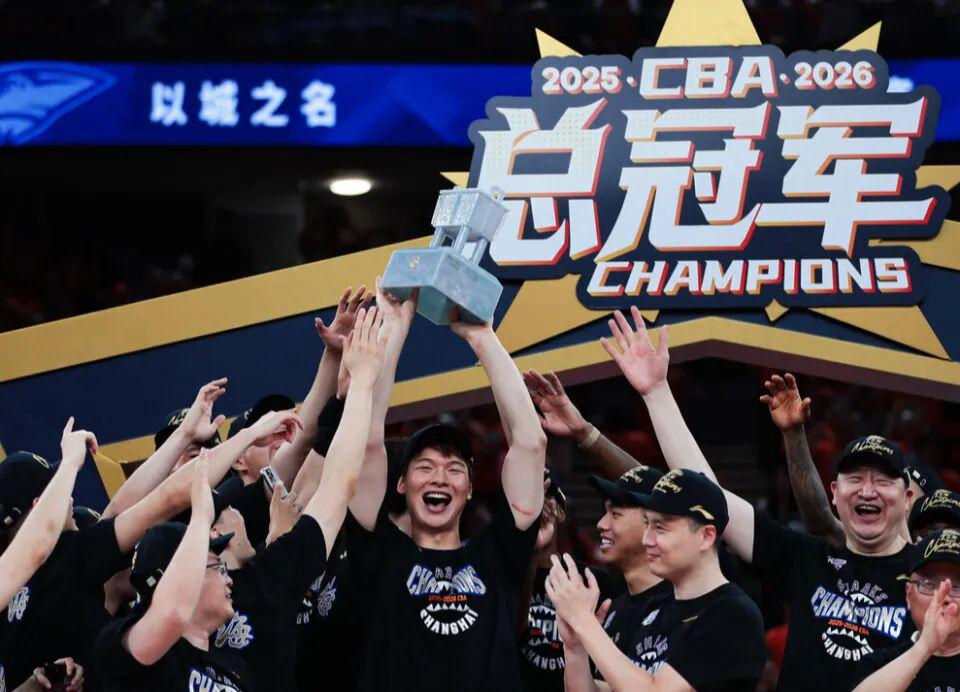 勇士队获得备受瞩目的1.12亿美元侧翼重大交易更新！