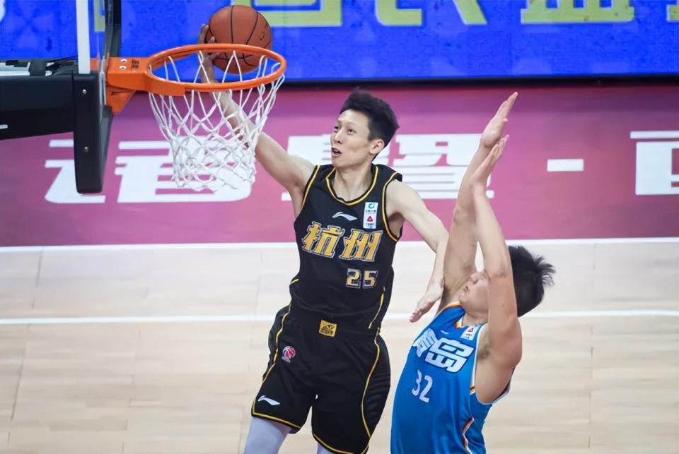 糟糕，2.9亿啊，一个季后赛打没了，第一水货中锋实锤了