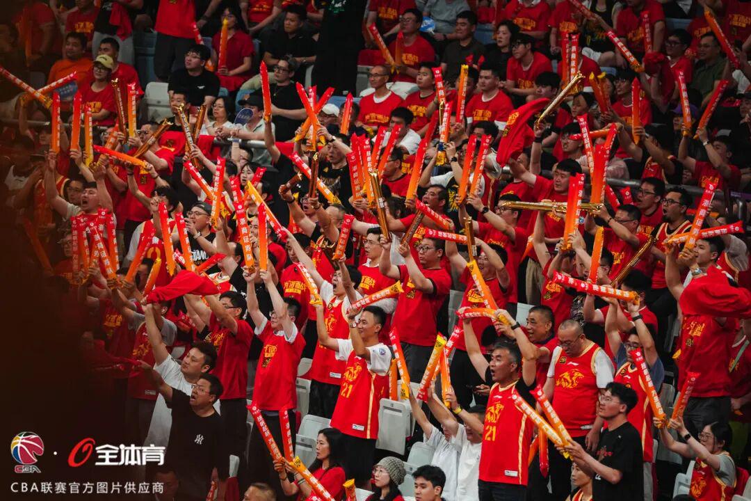 美媒曝绿军字母哥三方交易构想