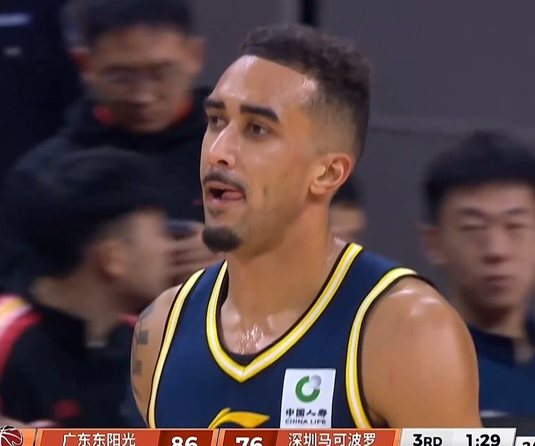 亚历山大遭淘汰后提前开启休赛期训练