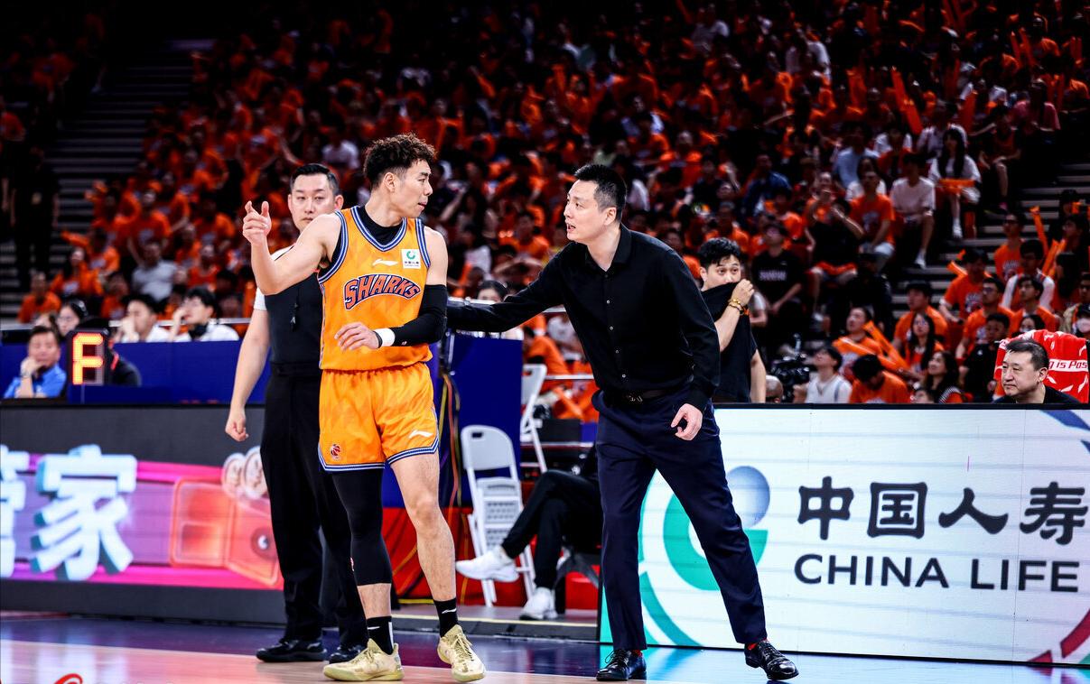 广东男篮注册7人：徐杰张昊张皓嘉均只剩一年B类合同 进入合同年