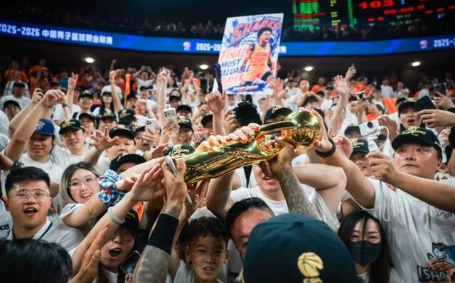 36岁汤普森跌至生涯冰点，独行侠扶正状元马上送客，3支争冠球队已列抢人清单