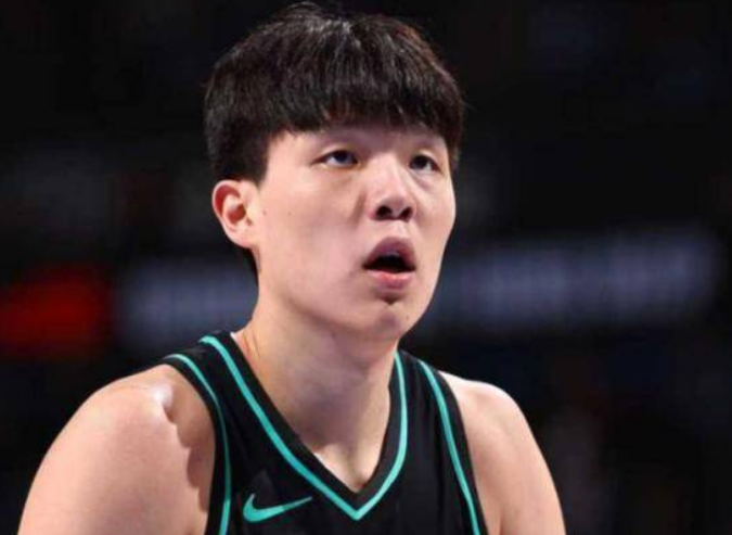 在完成湖人试训后还要去3支球队试训，他总共要试训14支球队？