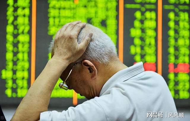 乐竞体育世体：世界杯18决赛西葡战，巴萨体育总监德科现场观战