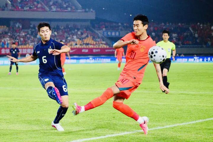 乐竞体育世界杯第一张神图诞生！40岁门神一夜涨粉500万 回应：梦想成真